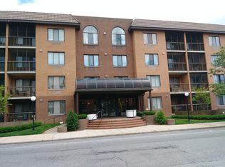 75 Essex Dr APT 1E, Staten Island, NY 10314