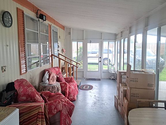 4th image of 206 3rd St