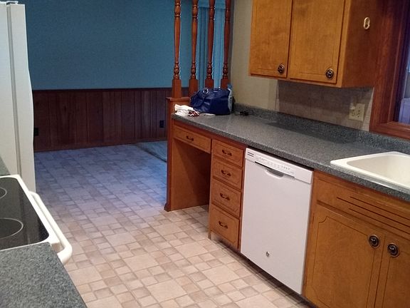 Kitchen,and dining area, lots