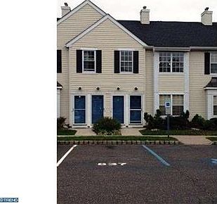 2nd image of 806 Lindsley Ct