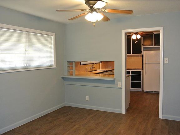 3rd image of 485 University Dr