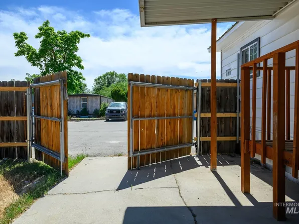 207 E 40th St Trailer 6, Garden City, ID 83714