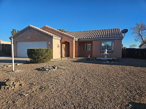 2304 E Oleander Dr Photo 1
