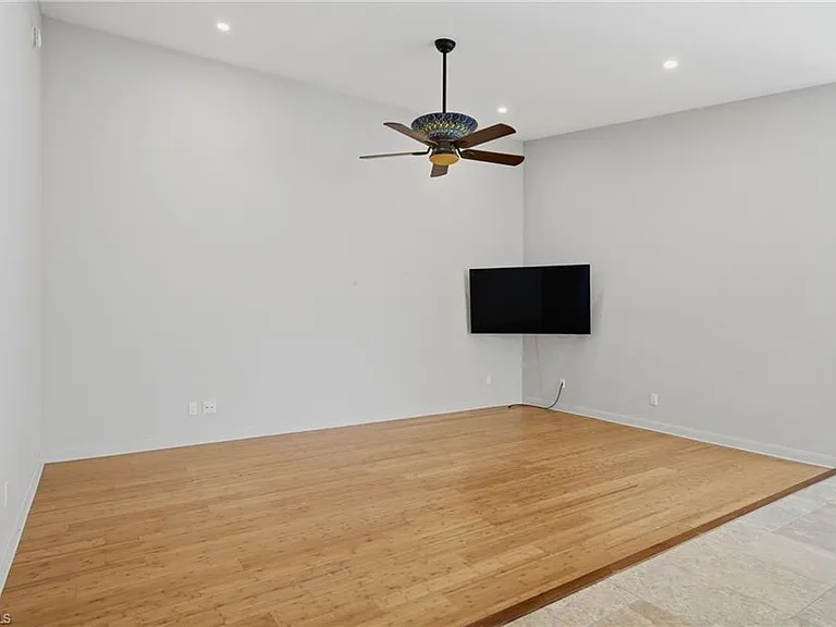 28207 Islet Trl — Photo 7