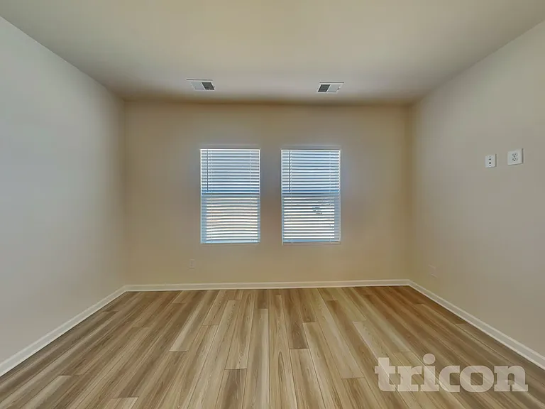 563 Cedar Brook Dr — Photo 3