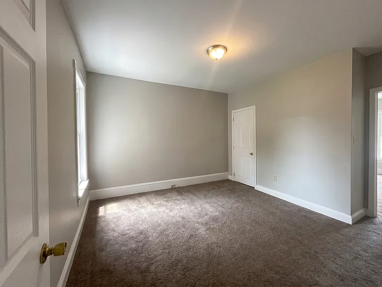 334 Oak St — Photo 12