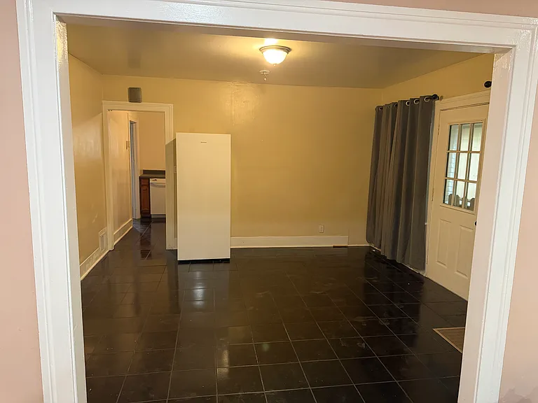 1366 E Villa St — Photo 6