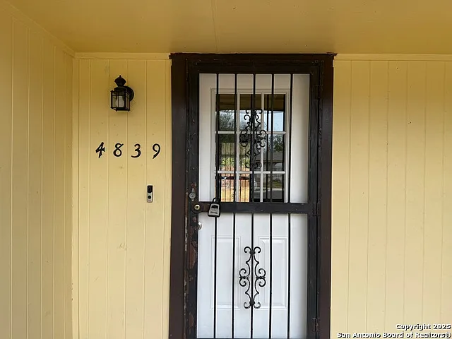 4839 Castle Strm — Photo 3