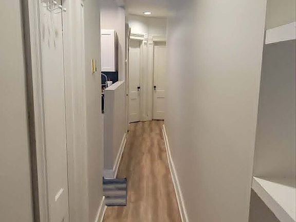 4th image of 146 Bradley St #2