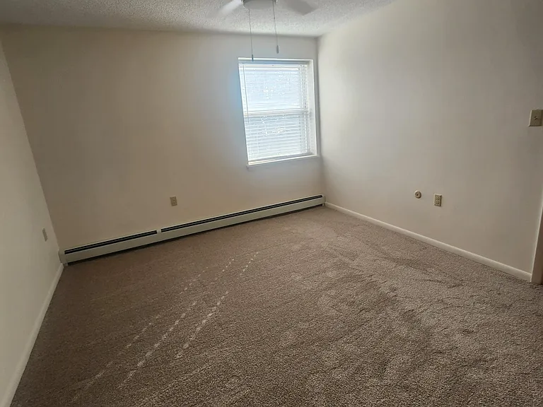 400 Broad St #4 — Photo 18