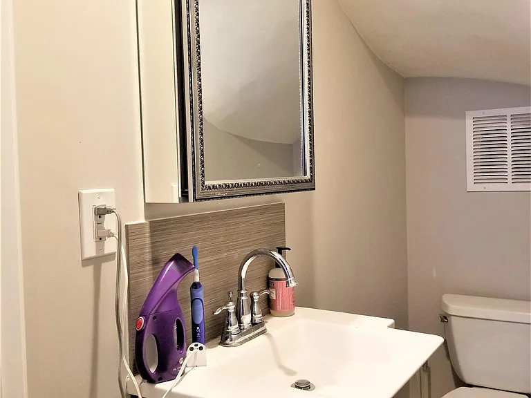 77 Linden St #1 — Photo 8