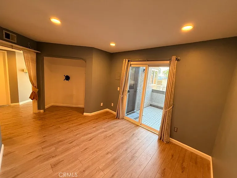 28121 Mariposa — Photo 15