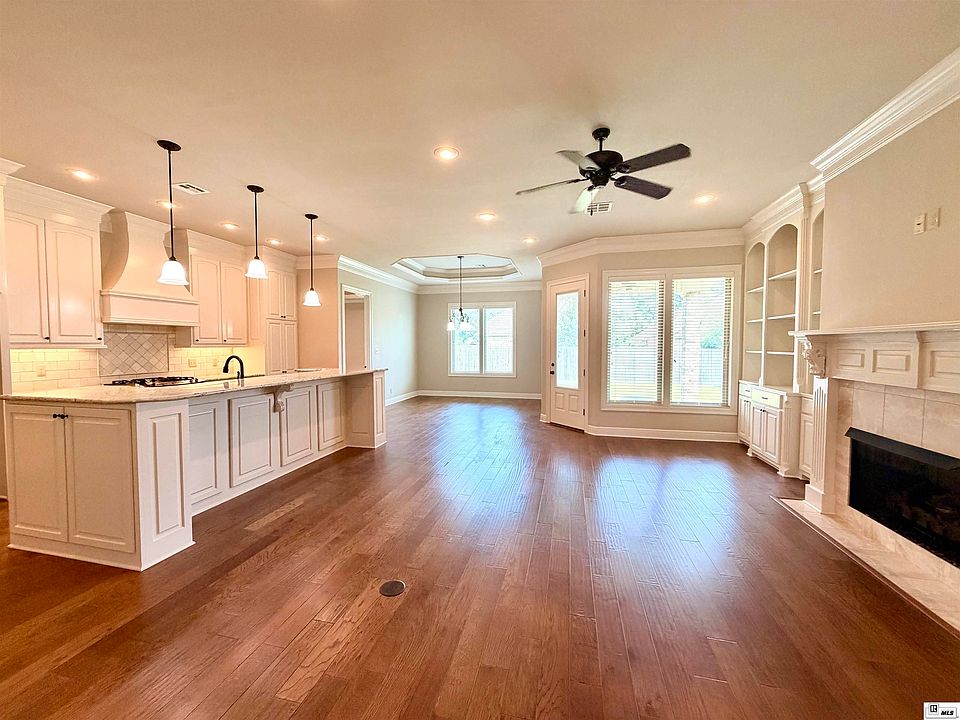 2nd image of 112 Olde Town Cir