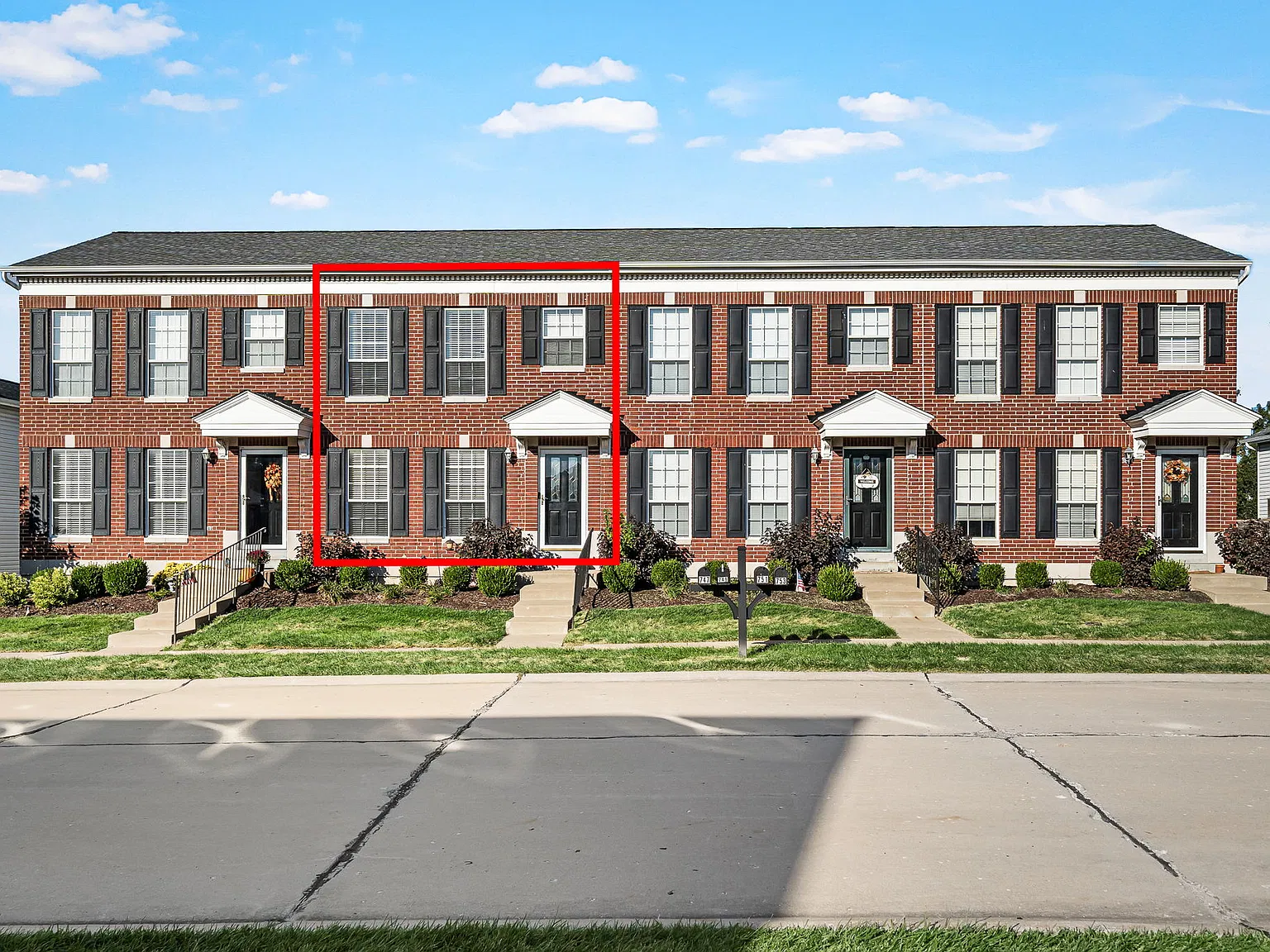 2 bed, 2.5 bath, 1260 sqft, $2,000 — Photo 3