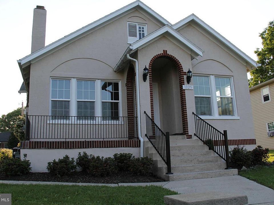 1st image of 1025 Saint Clair St