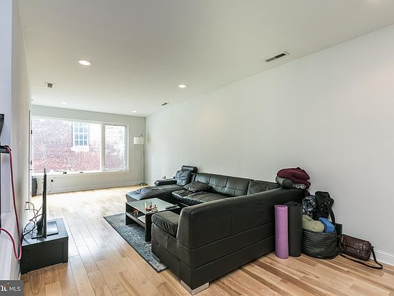 2nd image of 2426 Frankford Ave APT 3