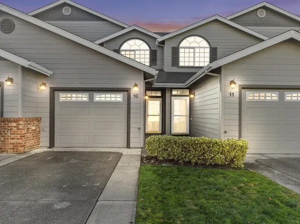 3855 Dover Ridge Dr APT 10, Medford, OR 97504