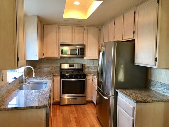 5th image of 604 Lake St APT 4