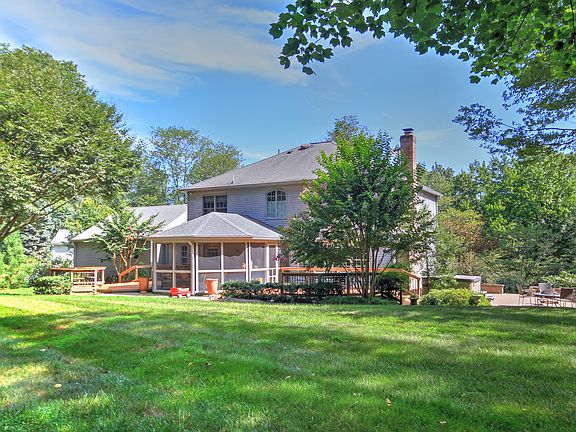 4th image of 816 Hickory Vale Ln