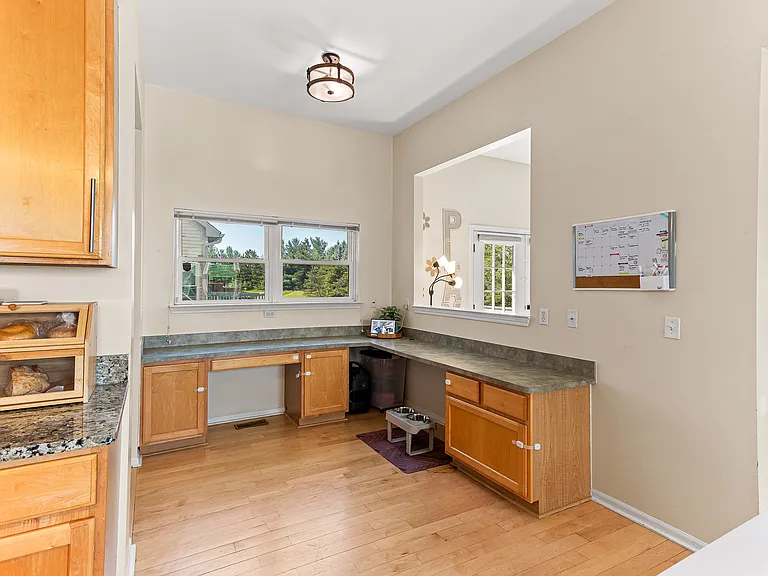 1484 Chapleau Dr — Photo 12