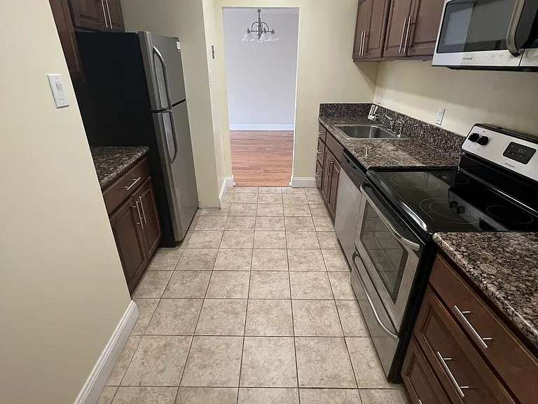 220 Linden St #202 — Photo 4
