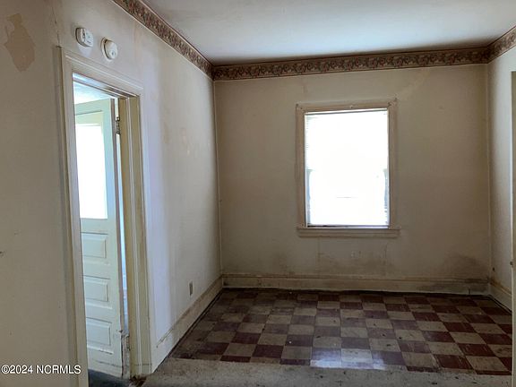 4th image of 528-530 Jefferson Street