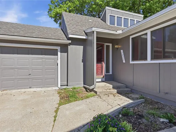 1032 NW 70th Ct, Kansas City, MO 64118