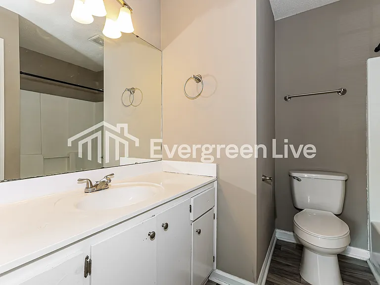 813 Shawnee Dr — Photo 10