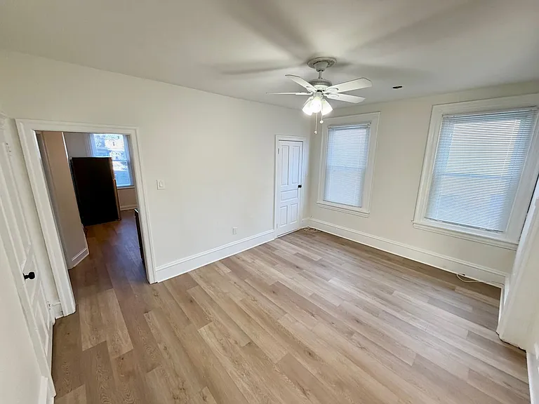 1518 Willow Ave — Photo 10