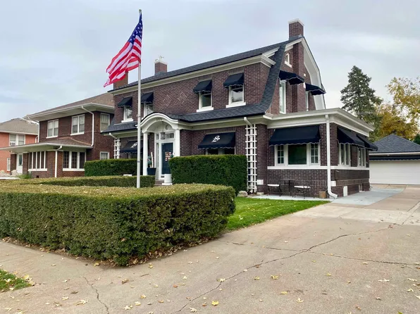 1004 N Burlington Ave, Hastings, NE 68901