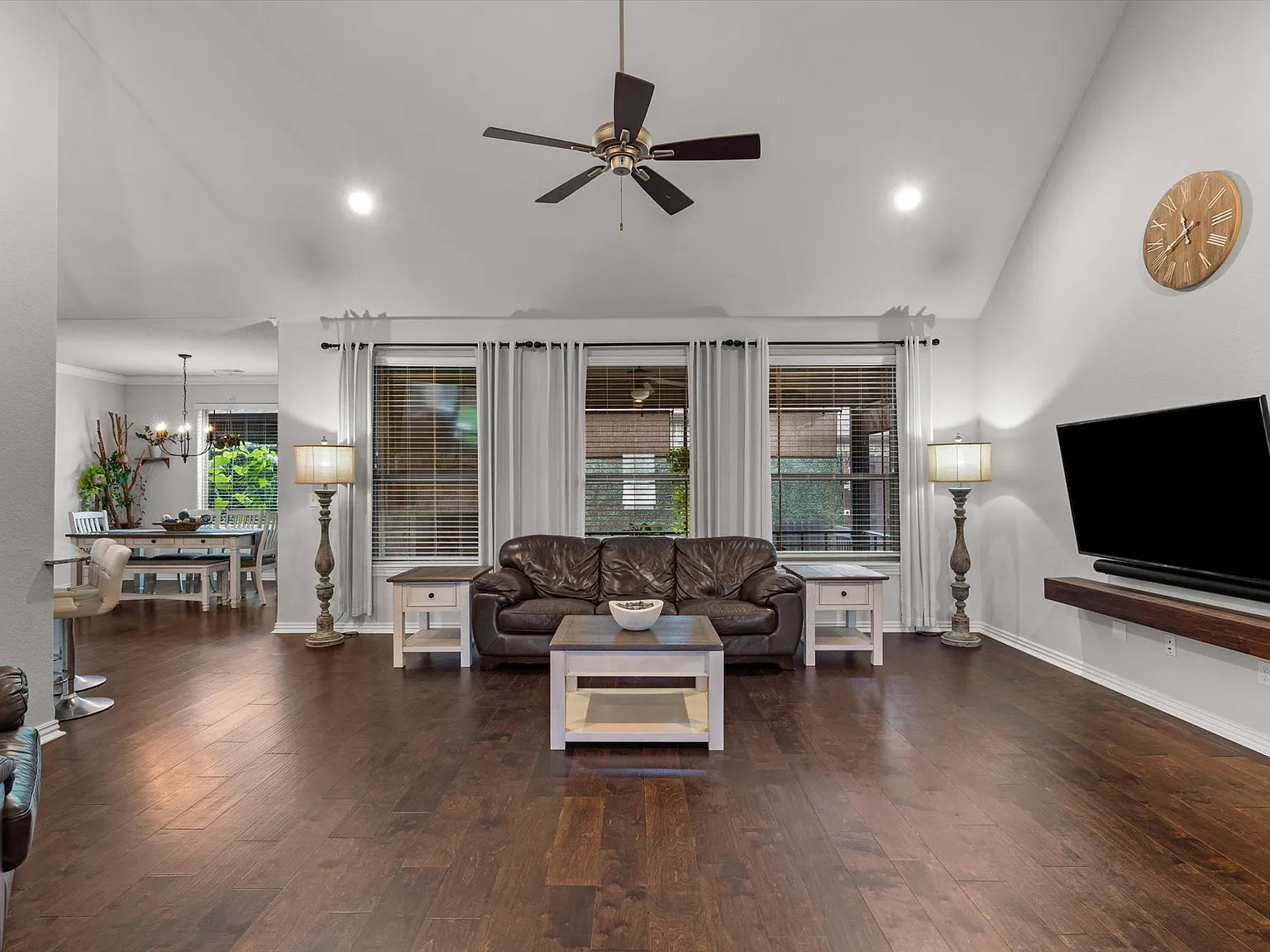 4 bed, 2206 sqft, $2,750 — Photo 3