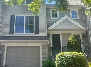 204 Banyan Circle Dr, Lancaster, PA 17603