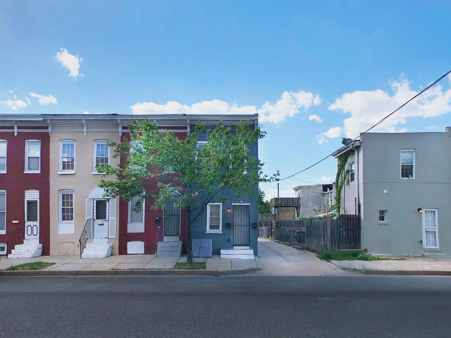 1402 Carroll St — Photo 1