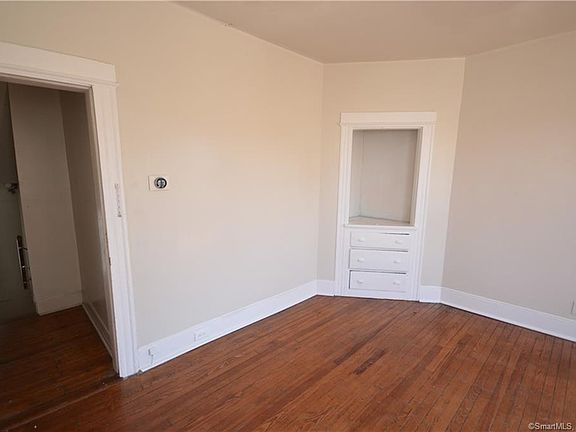 5th image of 33 Hillhouse Ave