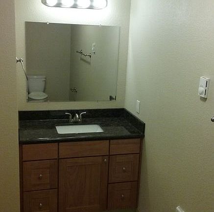 5th image of 3305 Sawyer St APT C