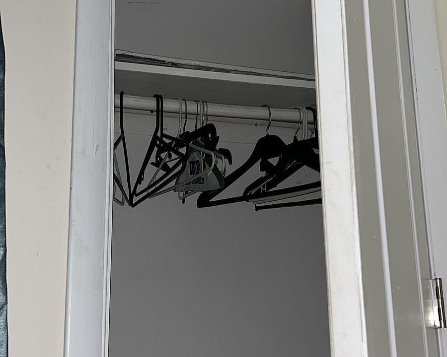 2nd image of 1211 Gilbert Pl #0