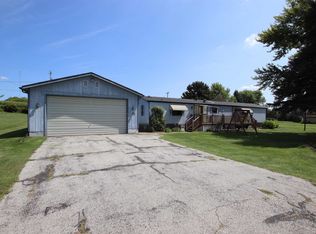 1749 Cedarview Dr, Saint Cloud, WI 53079