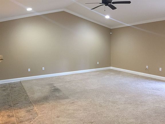 2nd image of 1700 Yellowstone Dr