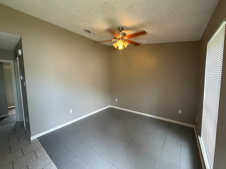 2117 Stout St #A — Photo 6