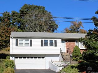 1 Botte Dr, West Haven, CT 06516