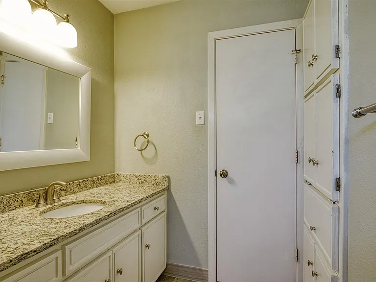 3809 Graphic Pl — Photo 12