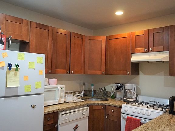 4th image of 62 Egmont St #8