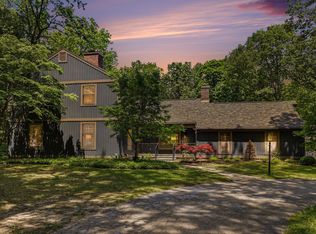 385 Greentree Ln NE, Ada, MI 49301