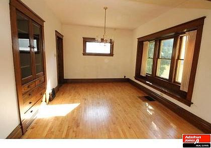 3rd image of 205 S Park Ave