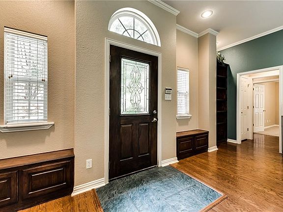 3rd image of 3704 Vista Chase Ct