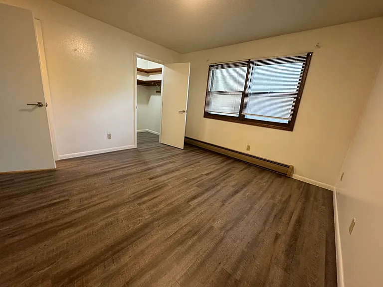 429 N Gilbert St — Photo 4