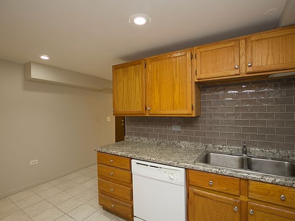 5th image of 2022 W Augusta Blvd #I