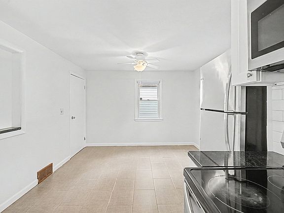 4th image of 9 Moss Rd