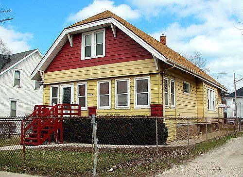 5919-32nd Avenue - Bungalow