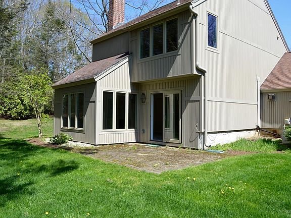 3rd image of 8 Wildwood Dr